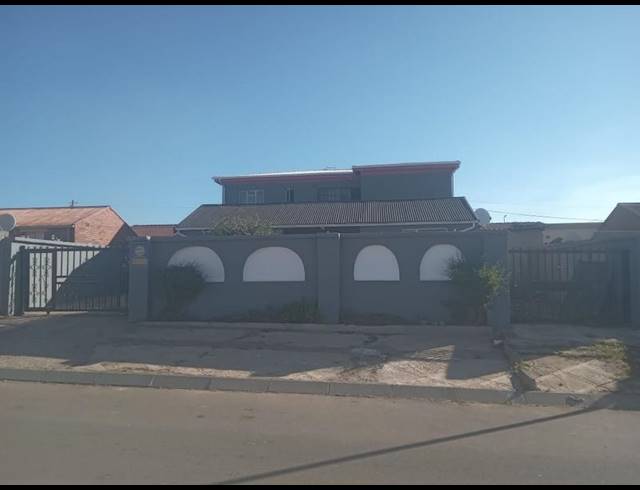 13 BEDROOM HOUSE FOR SALE IN ORLANDO WEST